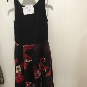 Sleeveless formal dress